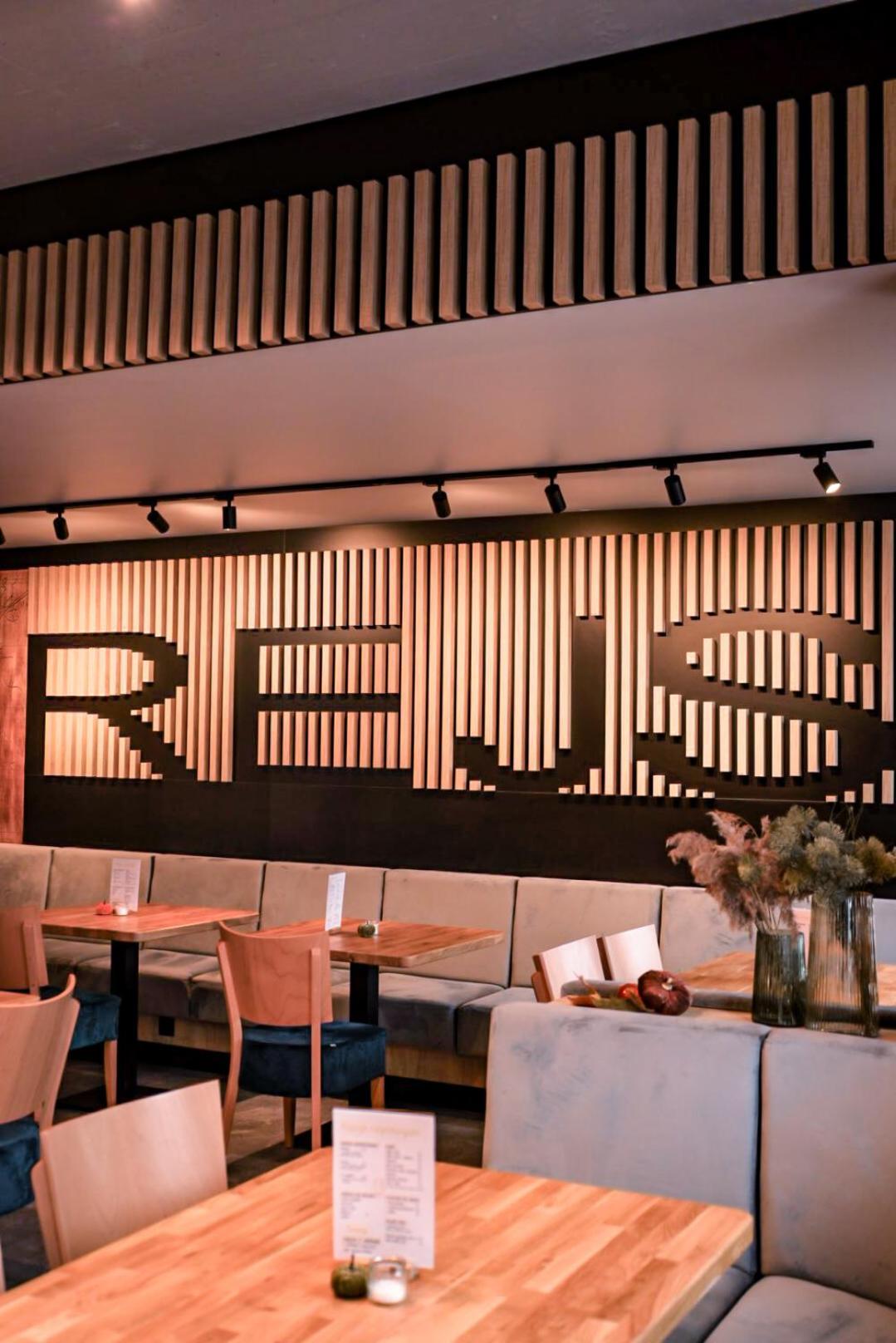 Dom Goscinny Z Restauracja - Rejs Dziwnow Luaran gambar