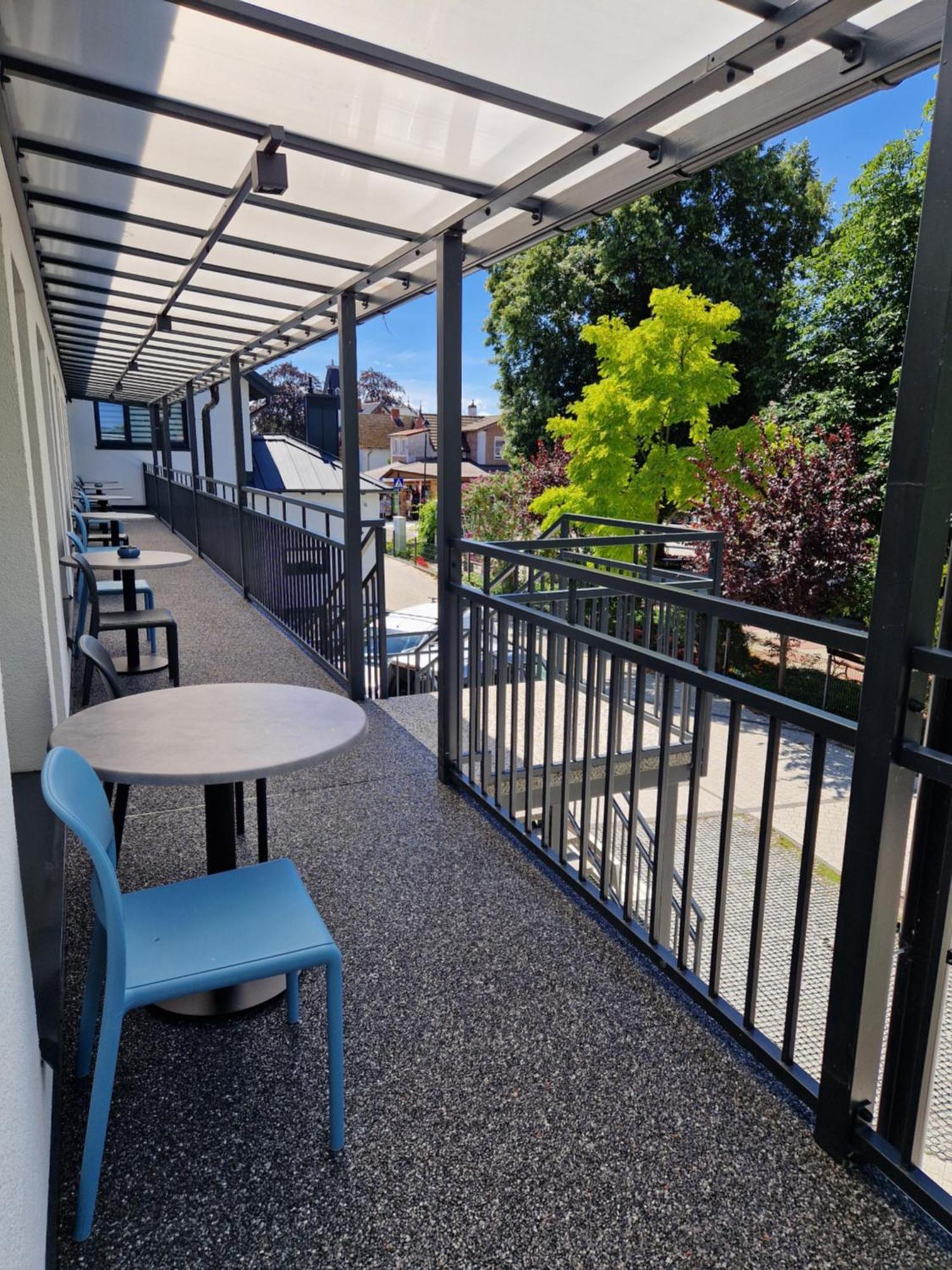 Dom Goscinny Z Restauracja - Rejs Dziwnow Luaran gambar